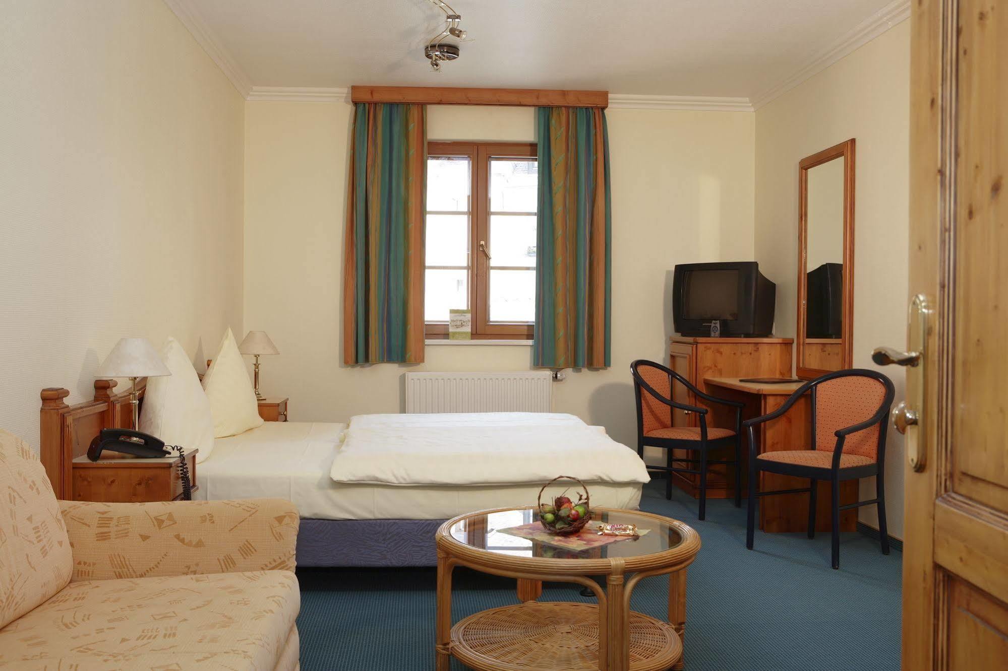 Hotel Logis Hotel-restaurant Petry